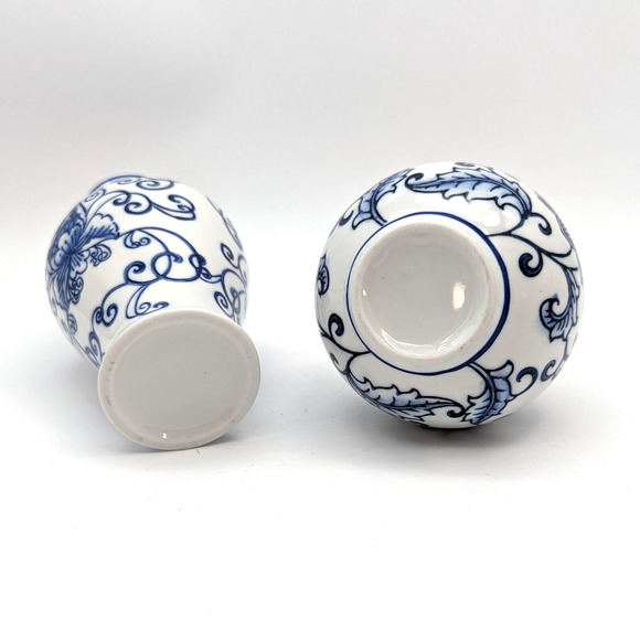 Pair of Blue & White Chinoiserie Vases Gourd and Urn Shaped Vintage - Picture 10 of 10